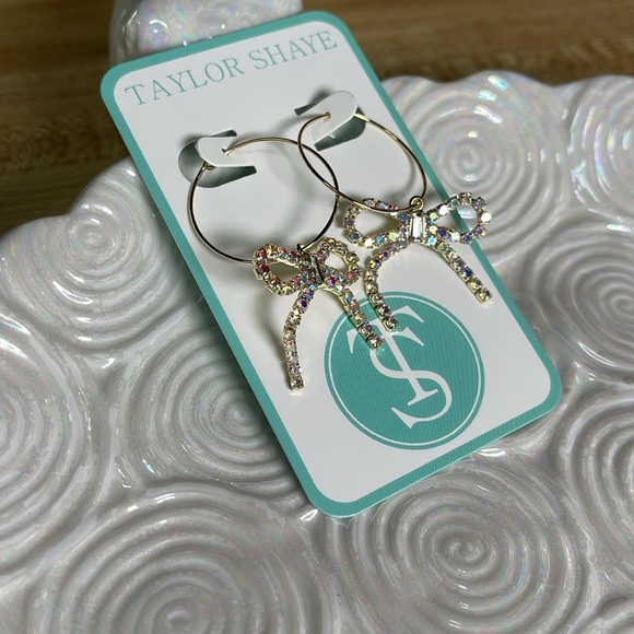 TAYLOR SHAYE EARRINGS❤️❤️ - Picture 6 of 6